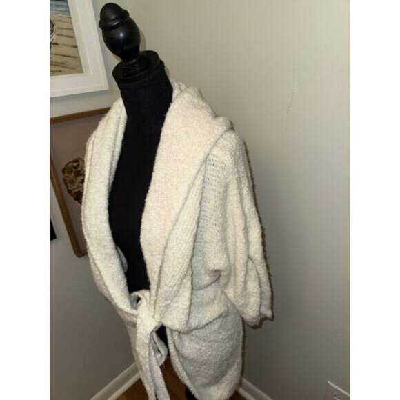 Vivienne Tam Women’s Cream Cozy Super Soft Robe Fluffy Size Medium - Picture 2 of 7